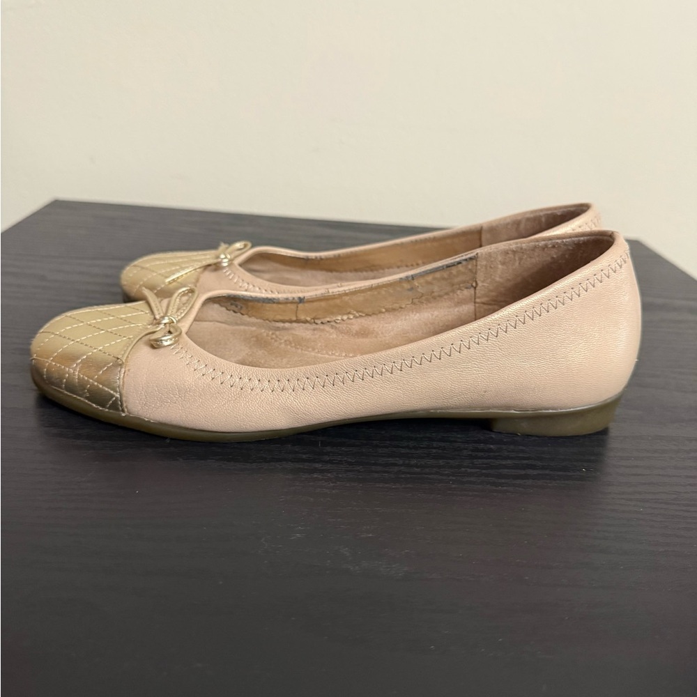 AEROSOLES Classic Beckon Tan Gold Ballet Quilted Patent Leather Shoes 7.5 - Picture 4 of 6